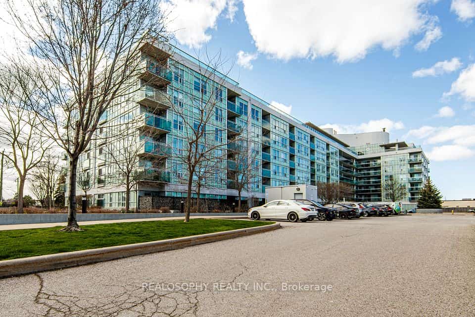 60 Fairfax Crescent #421, Toronto, ON M1L 0E1