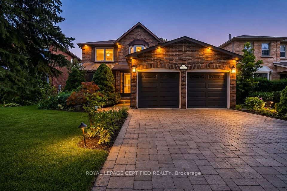 3650 Baird Court, Mississauga, ON L5L 4T4