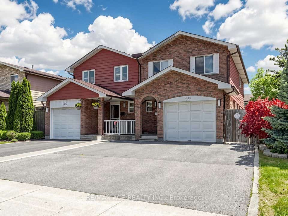 922 Stainton Drive, Mississauga, ON L5C 3A5