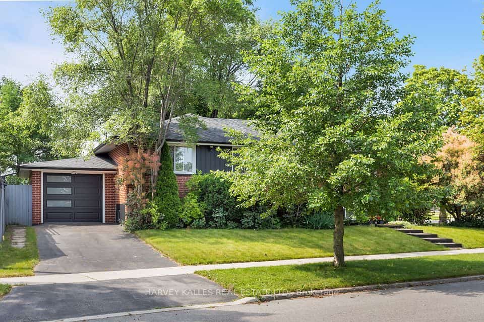 49 Learmont Drive, Toronto, ON M9R 2E9