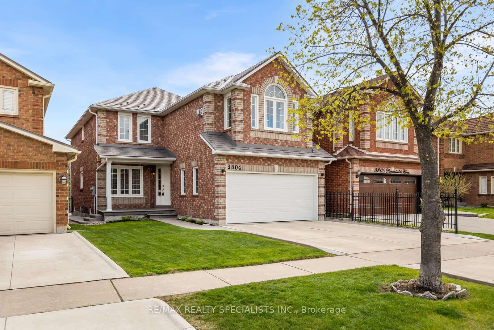 3804 Periwinkle Crescent, Mississauga, ON L5N 6W8