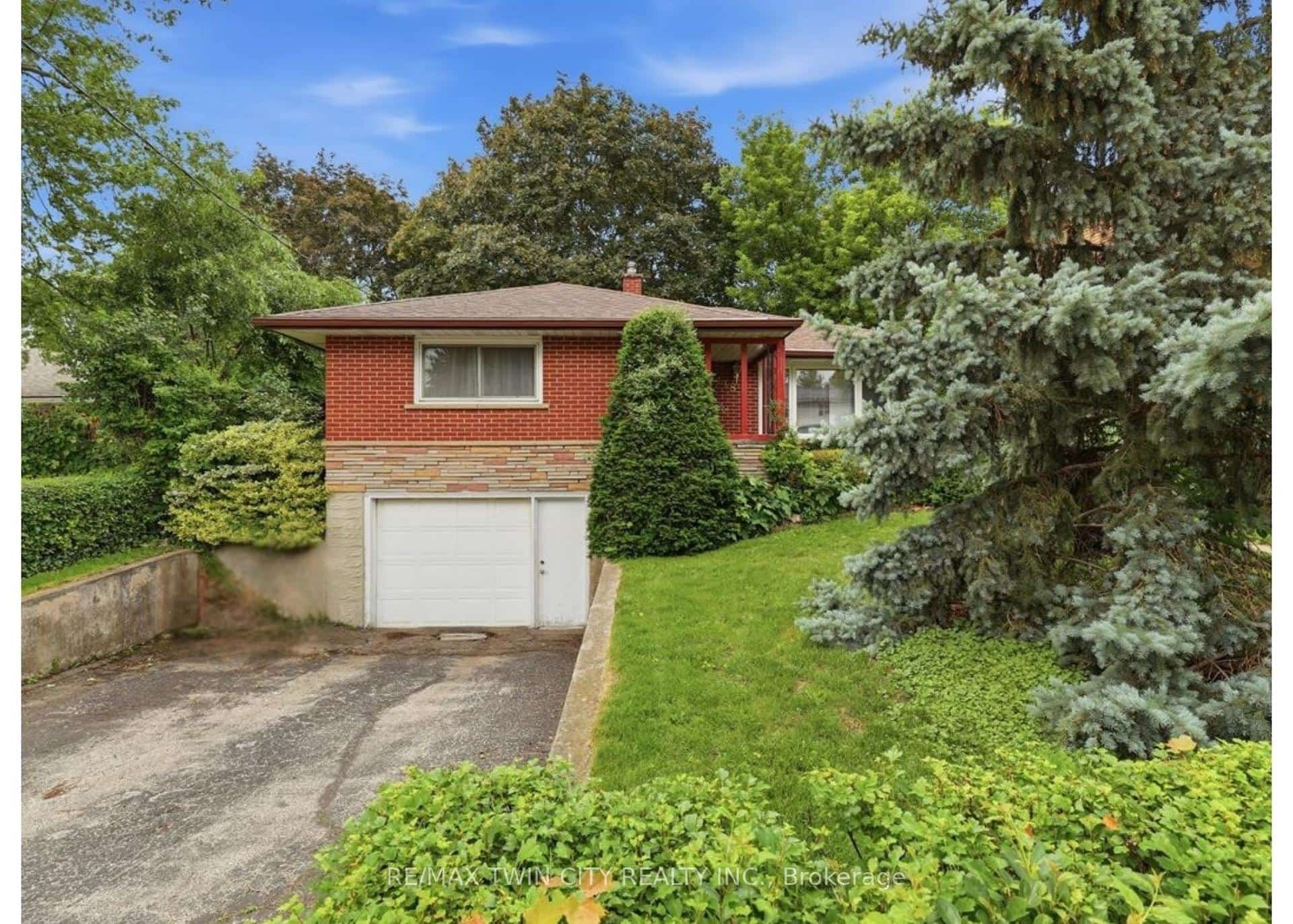 118 Wilfred Avenue, Kitchener, ON N2A 1X1