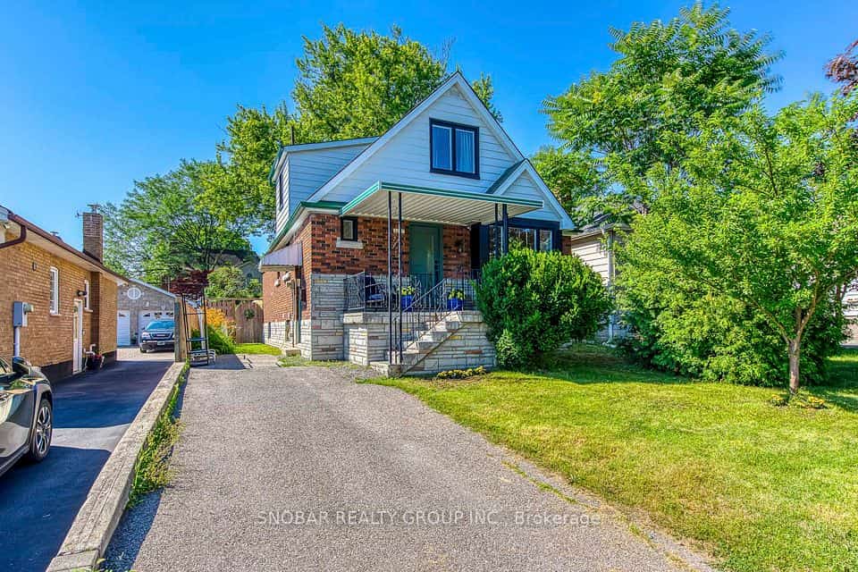 2257 Lawrence Avenue W, Toronto, ON M9P 2A4