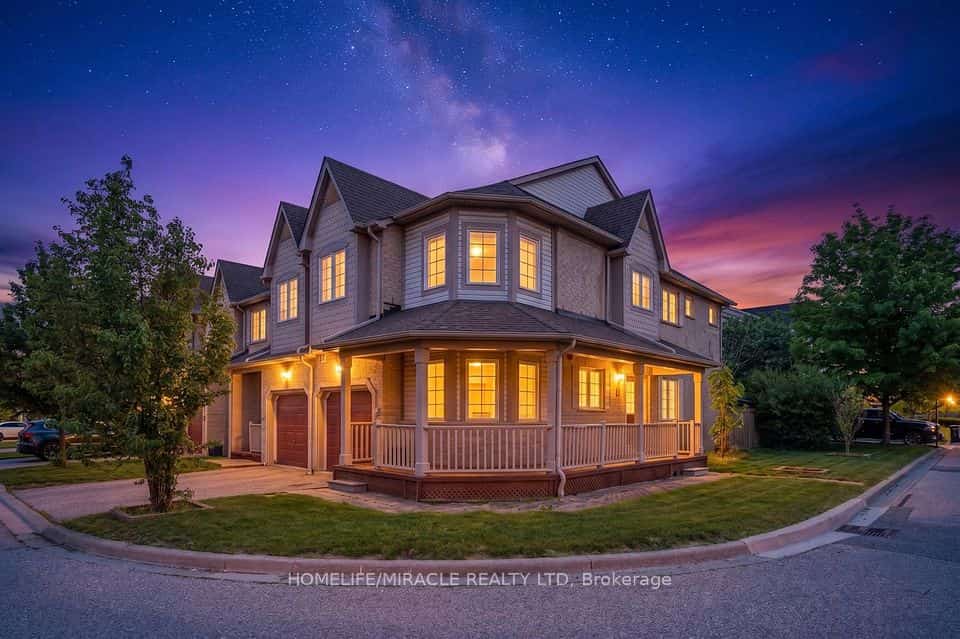 7284 Bellshire Gate #12, Mississauga, ON L5N 8E3