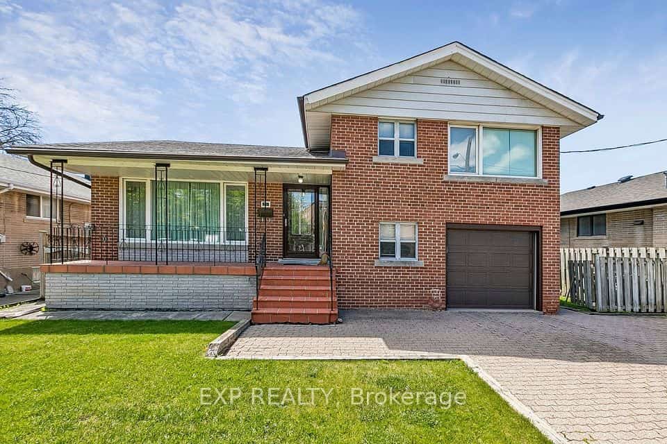 51 W playfair Avenue, Toronto, ON M6B 2P8