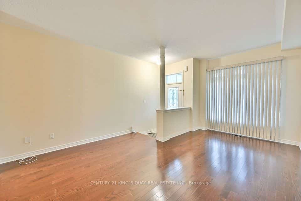 10 Lundigan Drive, Georgina, ON L4P 0C3