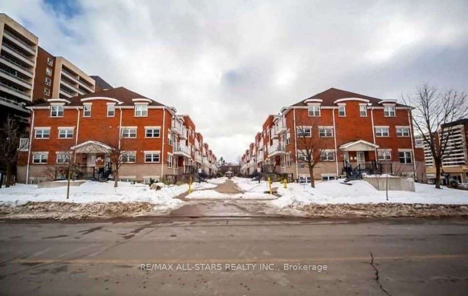 37 Four Winds Drive #105, Toronto, ON M3J 1K7