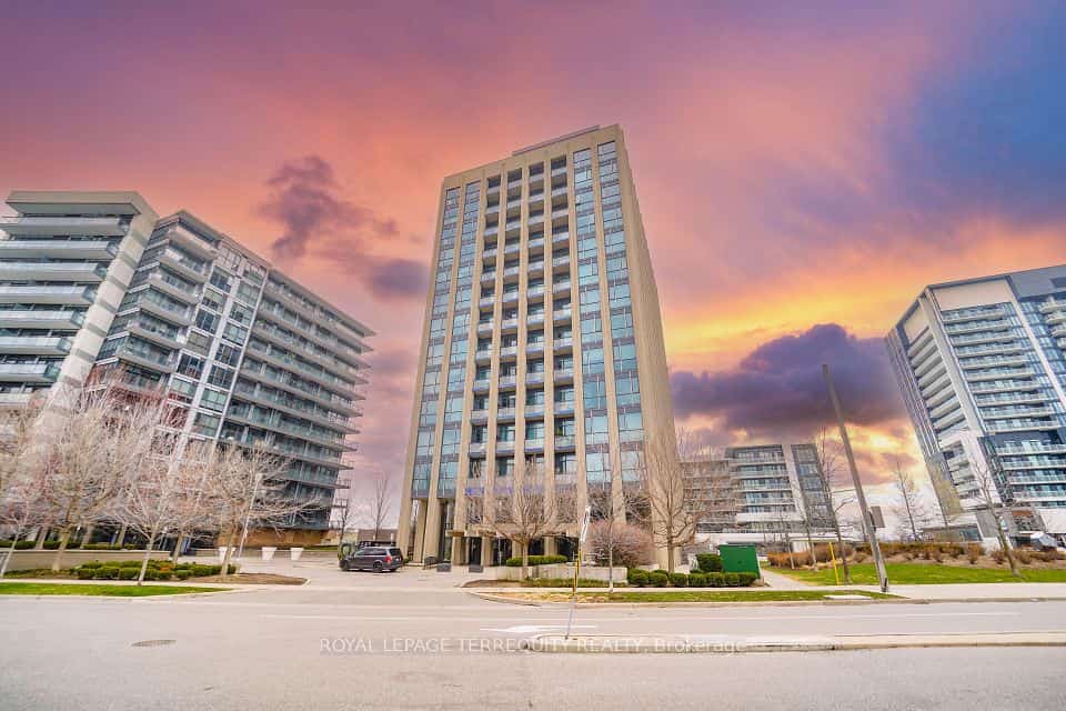 75 The Donway W #204, Toronto, ON M3C 2E9