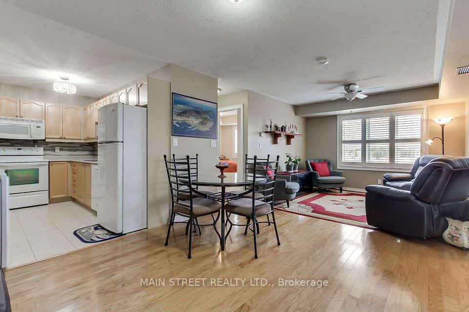 500 Mapleview Drive W #305, Barrie, ON L4N 6C3