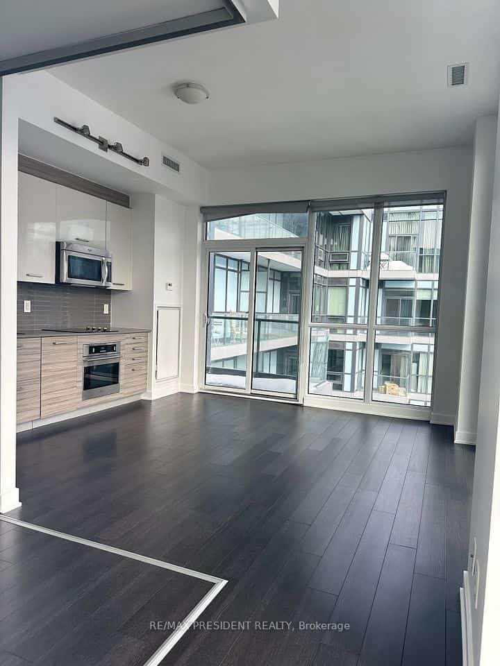 210 Simcoe Street #2402, Toronto, ON M5T 0A9