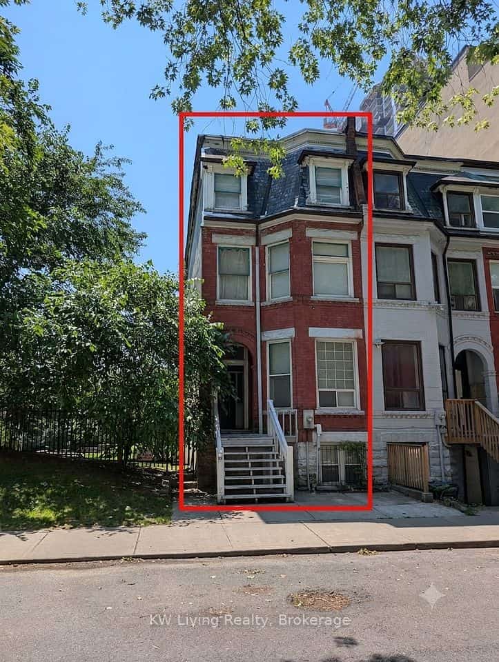27 McGill Street, Toronto, ON M5B 2E7