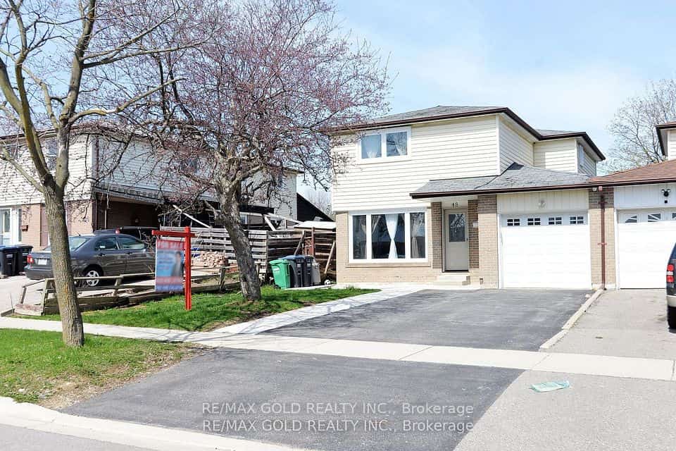 48 Garside Crescent, Brampton, ON L6S 1H6