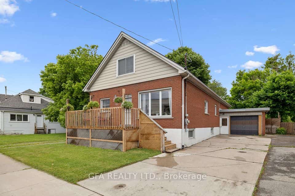 313 Upper Gage Avenue, Hamilton, ON L8V 4H6