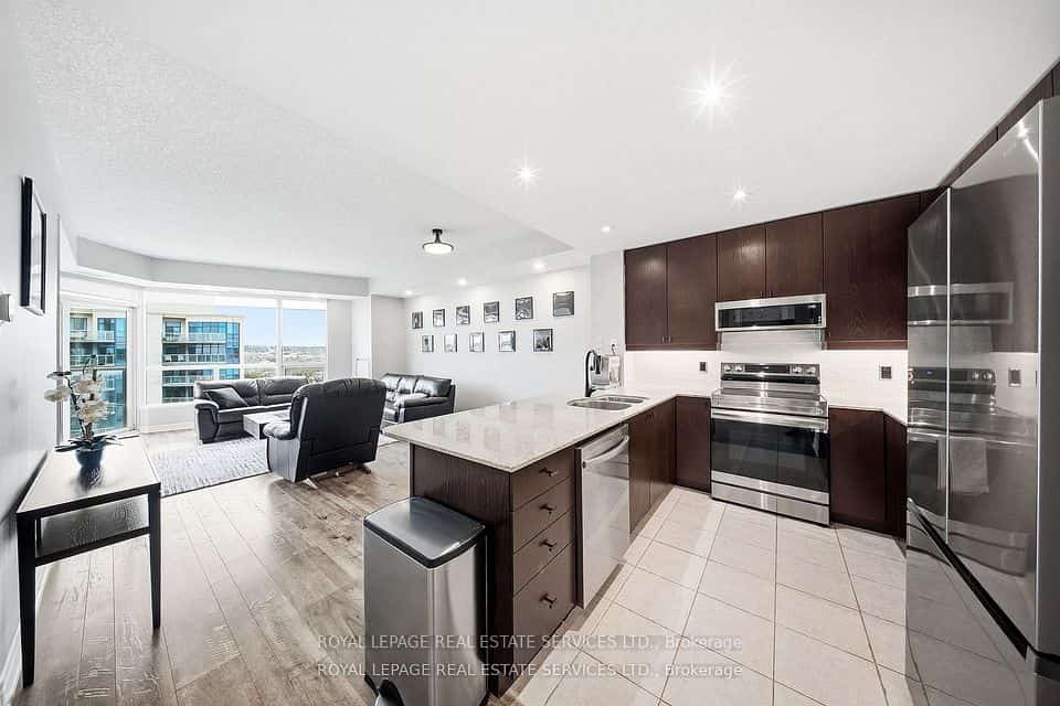 33 Ellen Street #1509, Barrie, ON L4N 6E9