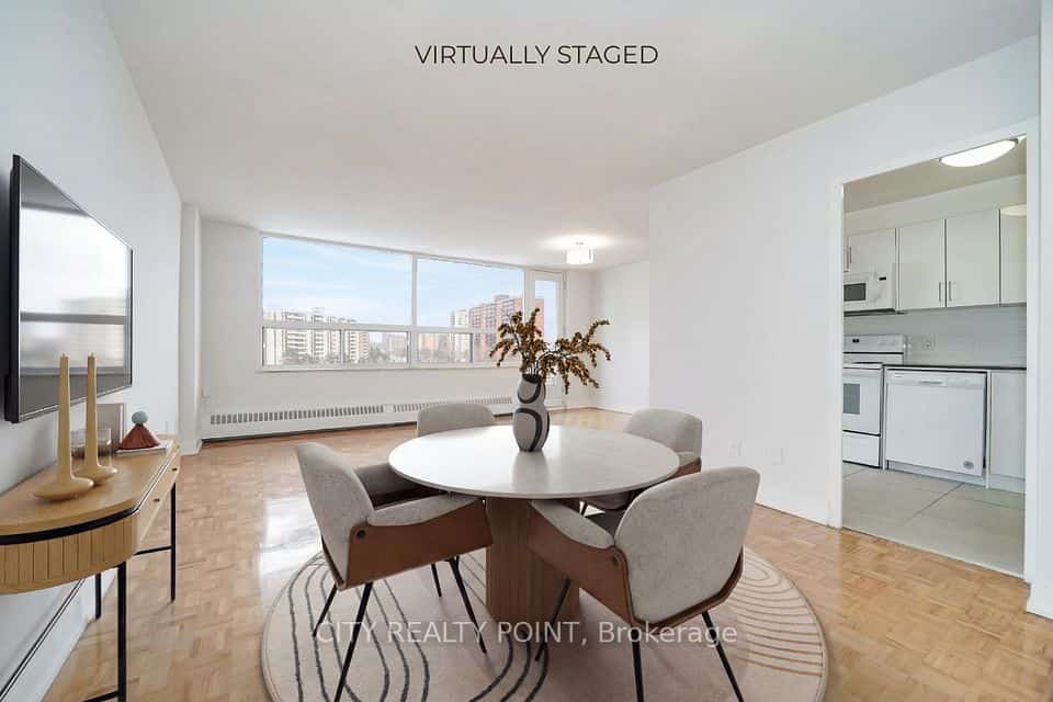 6200 Bathurst Street #410, Toronto, ON M2R 2A3