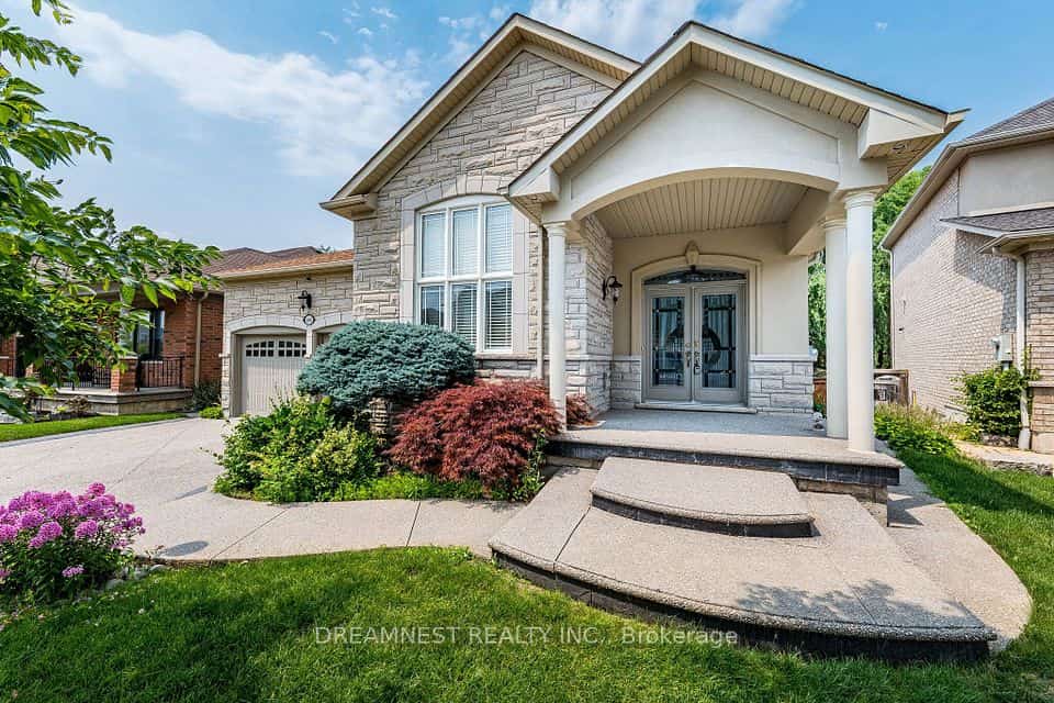 1515 Stewart Crescent, Milton, ON L9T 6P8