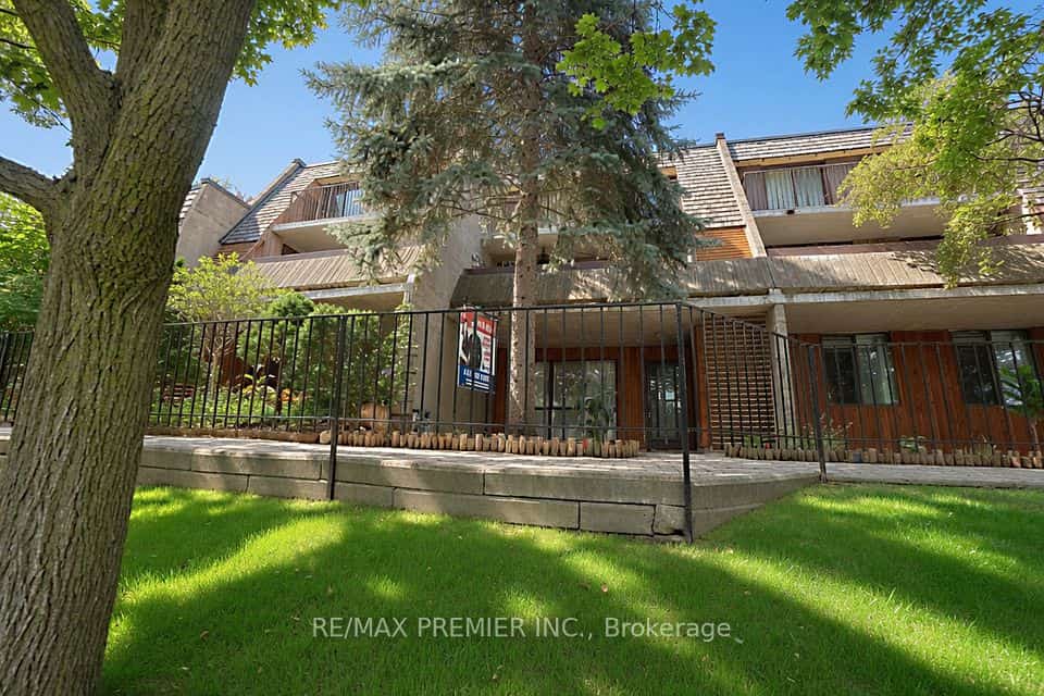 1250 Mississauga Valley Boulevard #51, Mississauga, ON L5A 3R6