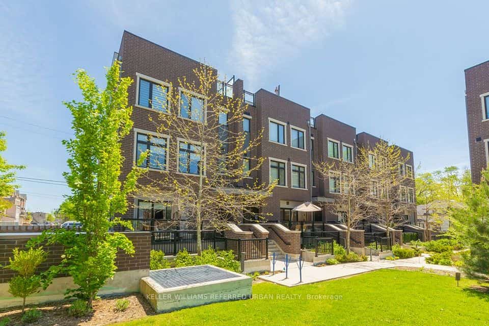 66 Long Branch Avenue #6, Toronto, ON M8W 3J4