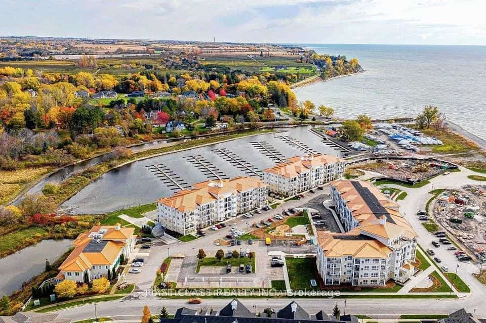 50 Lakebreeze Drive #317, Clarington, ON L1B 0V9