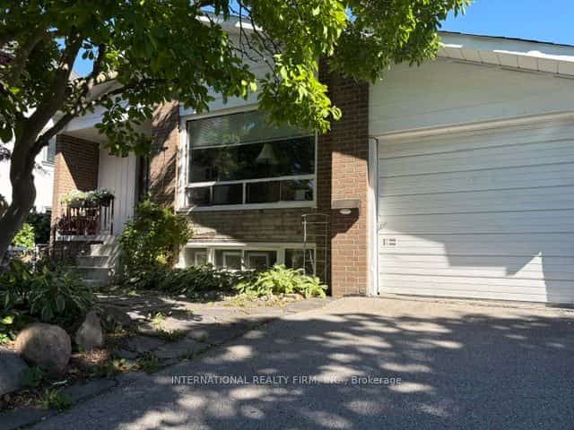 19 Windover Drive, Toronto, ON M1G 1P1