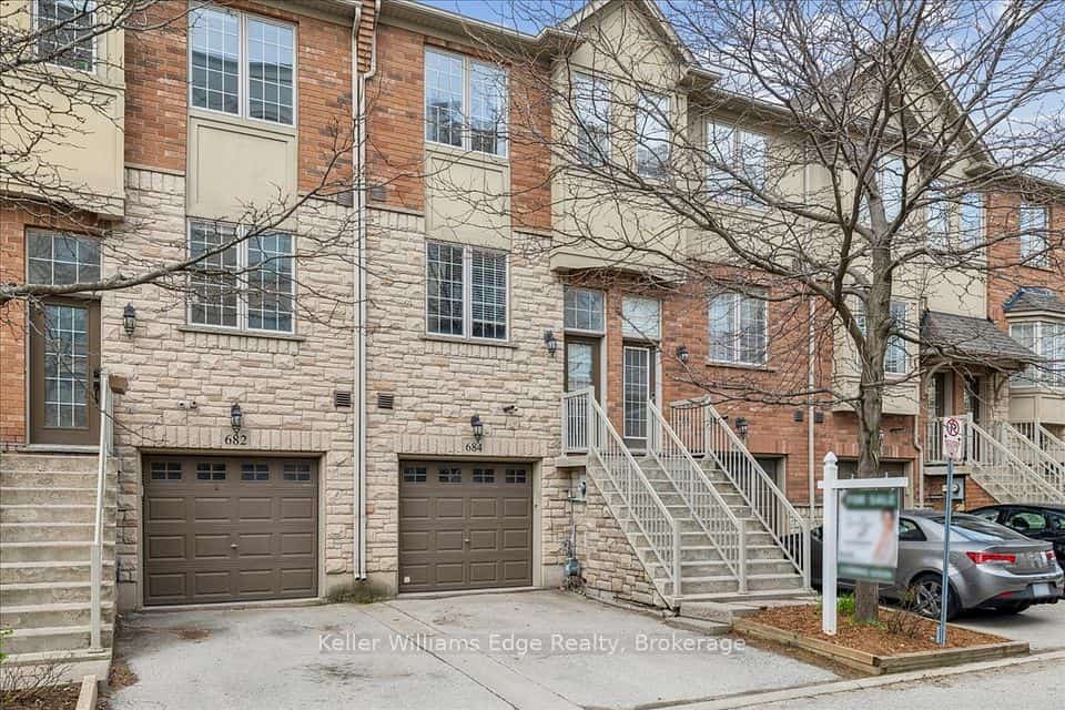 684 SUMMERS Common, Burlington, ON L7L 0A5