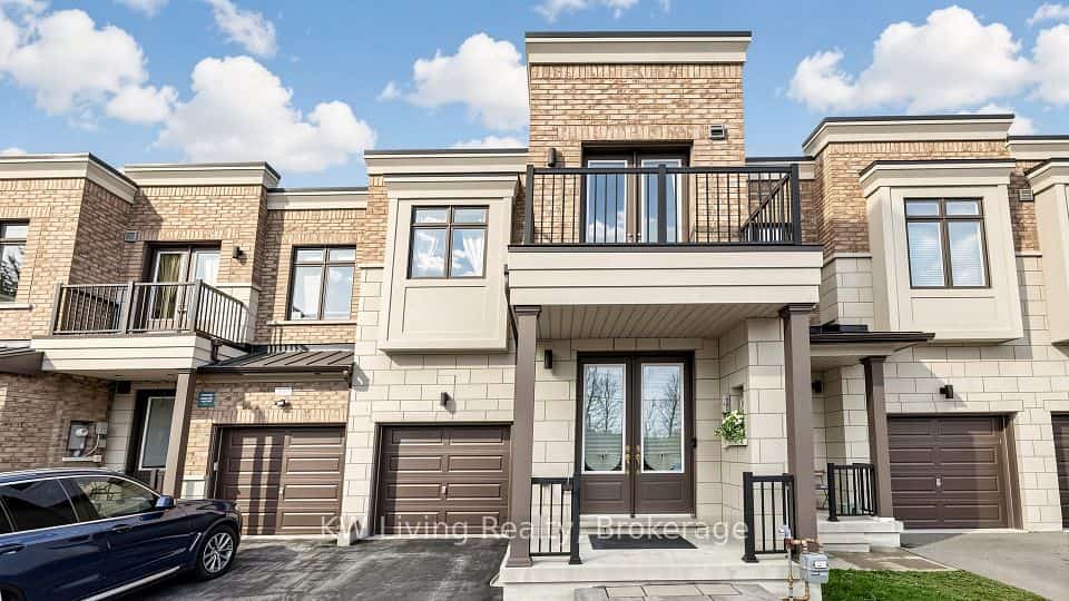 389 Elyse Court, Aurora, ON L4G 2C9