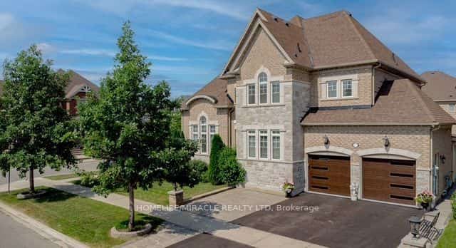 37 Degrey Drive, Brampton, ON L6P 3X5