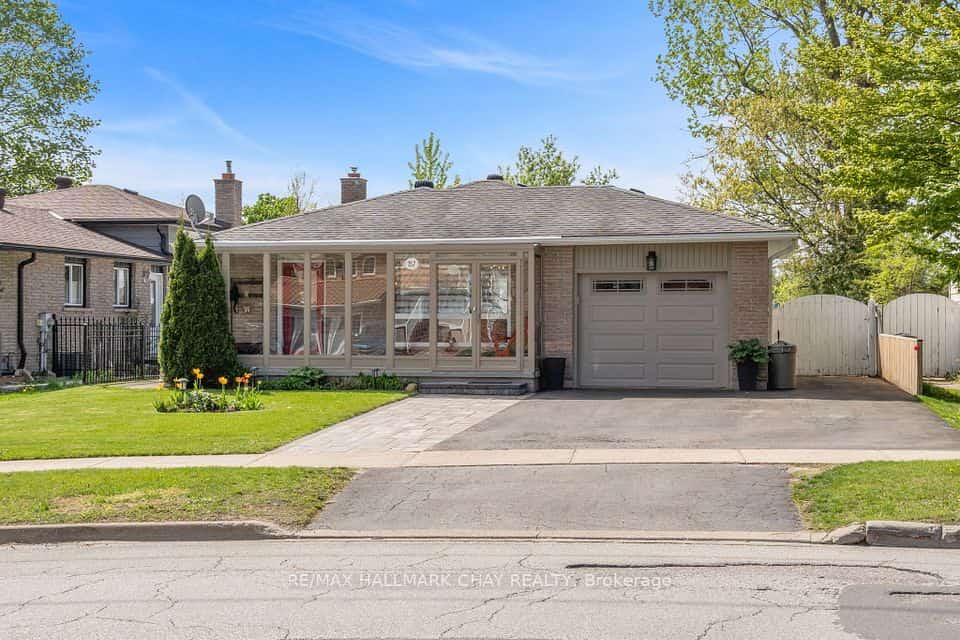 257 Edgehill Drive, Barrie, ON L4N 7W9