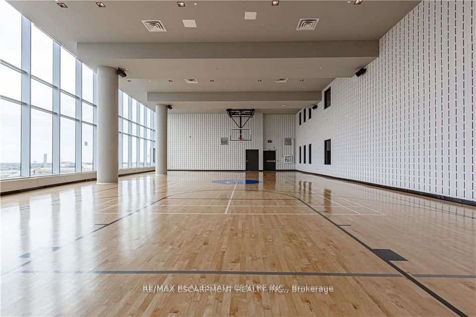 2520 Eglinton Avenue W #403, Mississauga, ON L5M 0Y4
