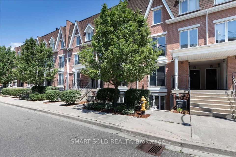 15 Laidlaw Street #608, Toronto, ON M6K 1X3