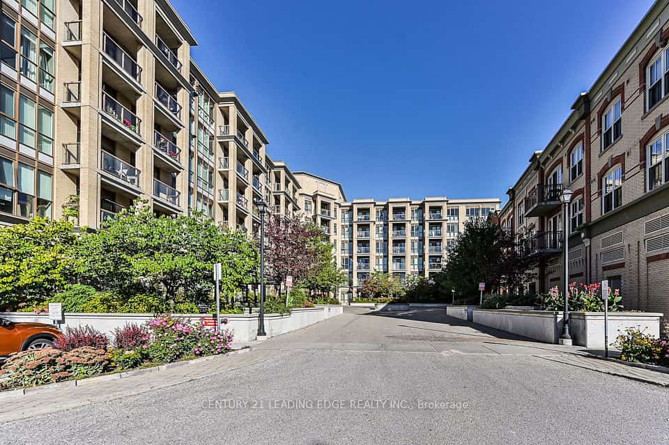 68 Main Street N, Markham
