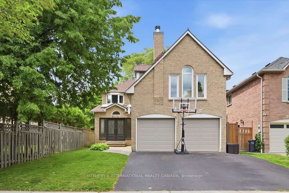 4104 Credit Pointe Drive, Mississauga, ON L5M 3K6