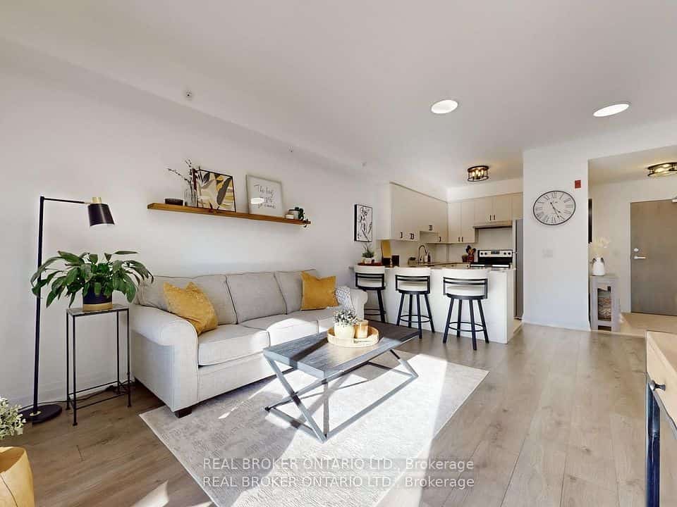 481 Rupert Avenue #122, Whitchurch-Stouffville, ON L4A 1Y7