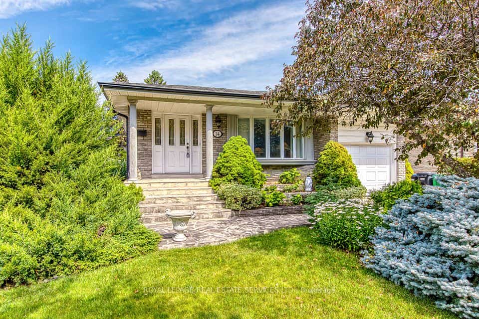 14 Governor Grove Crescent, Brampton, ON L6Y 1A6
