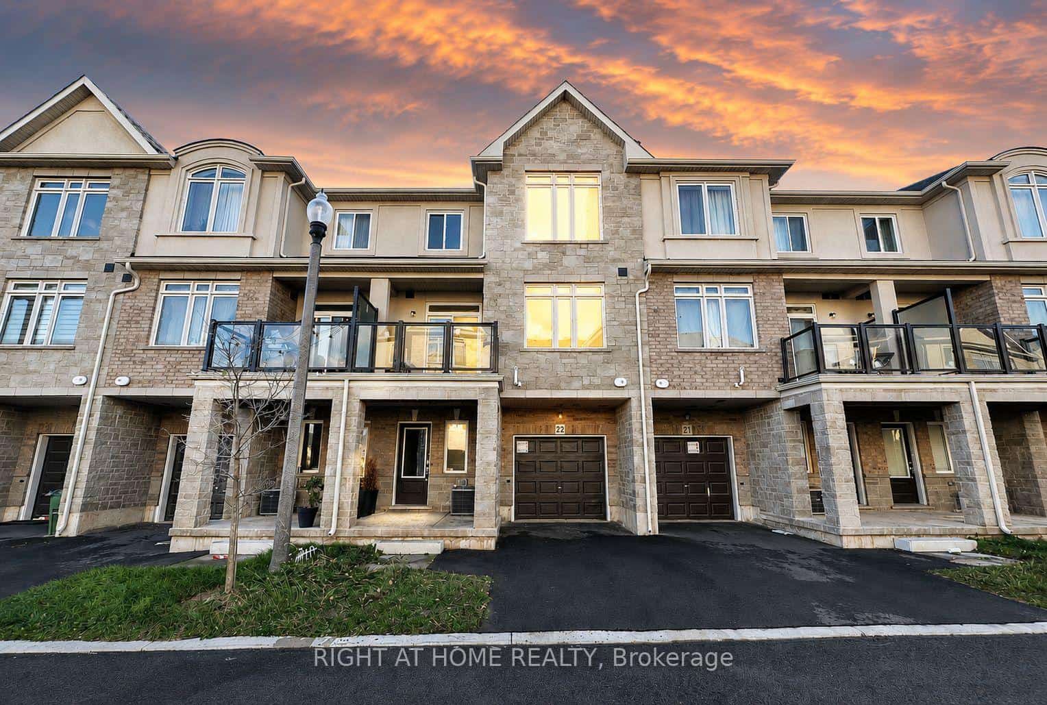 40 Zinfandel Drive #22, Hamilton, ON L8E 0L1