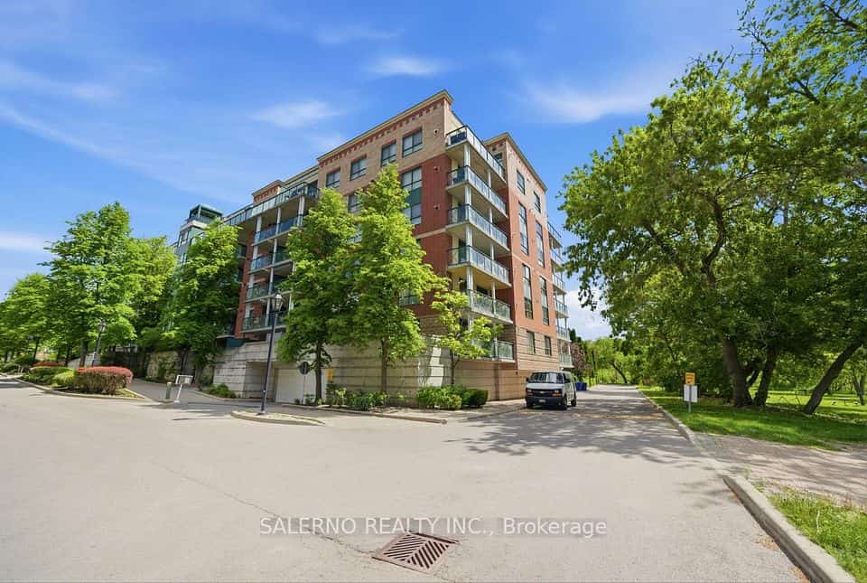 141 Woodbridge Avenue #312, Vaughan, ON L4L 9G6