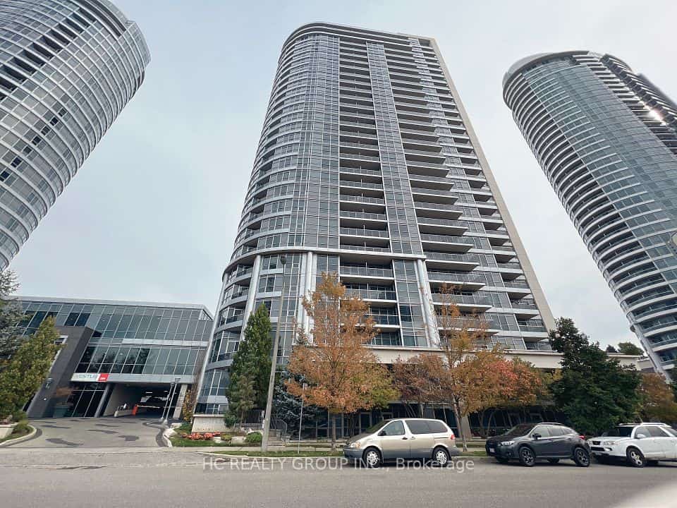 151 Village Green Square #1107, Toronto, ON M1S 0K5