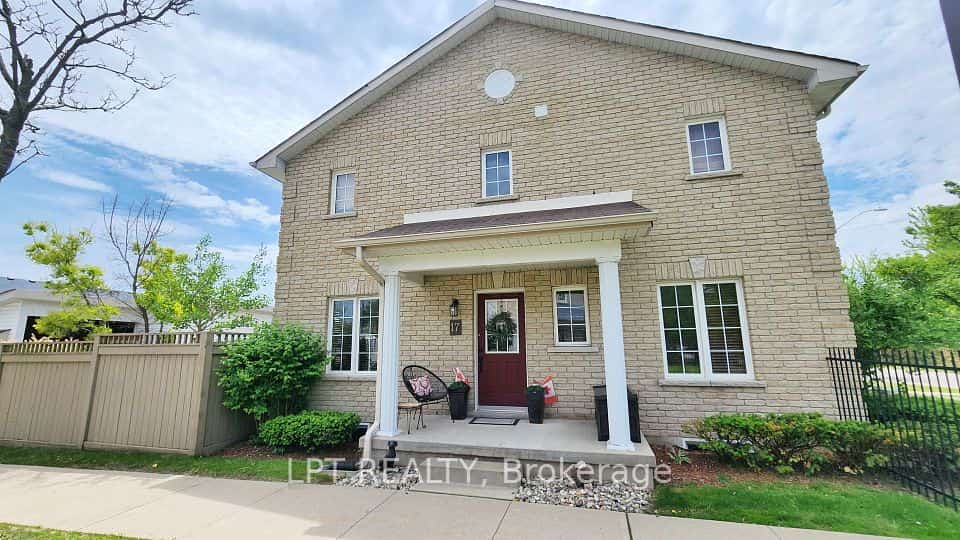 17 Silver Maple Crescent, Barrie, ON L4N 0Y4