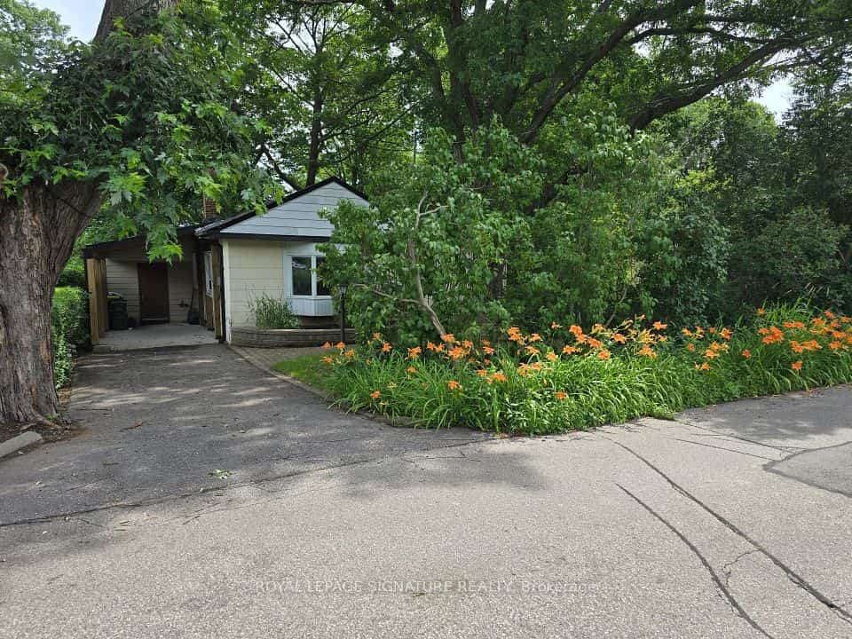 429 Rouge Hills Drive, Toronto, ON M1C 2Z6