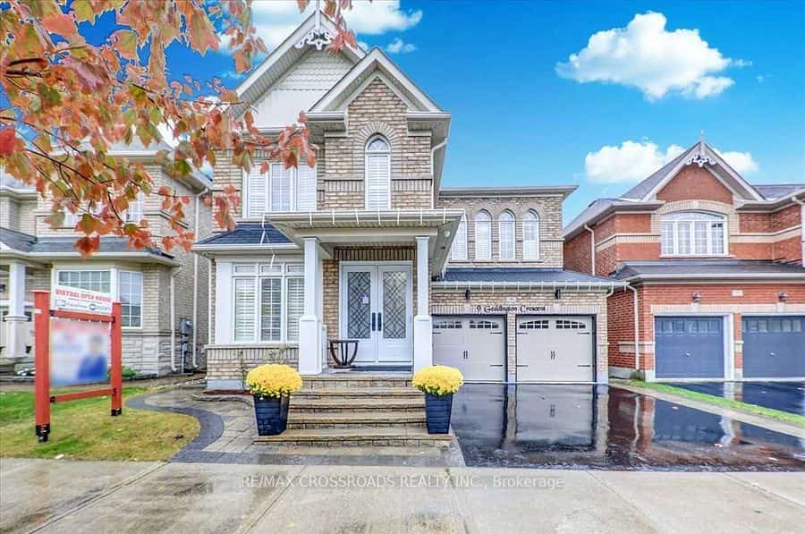 9 Geddington Crescent, Markham, ON L6B 0G4
