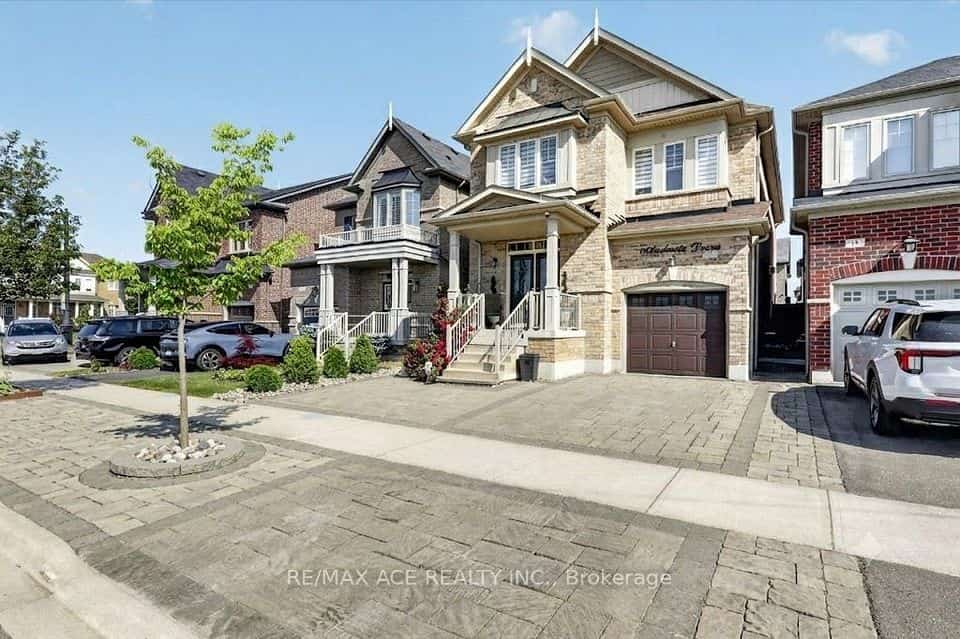 10 Andreeta Drive, Vaughan, ON L4H 4H2