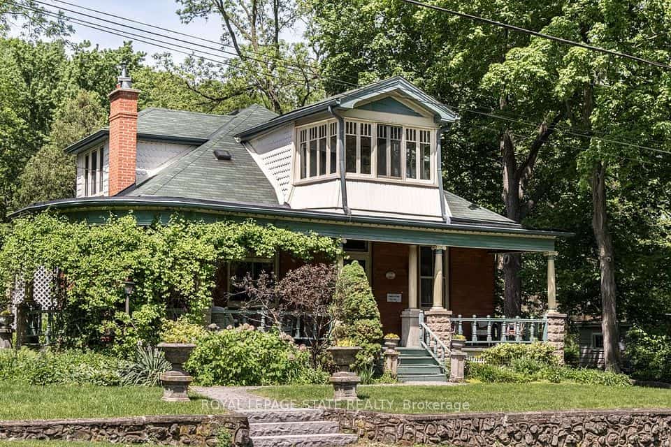55 Cayley Street, Hamilton, ON L9H 2E6