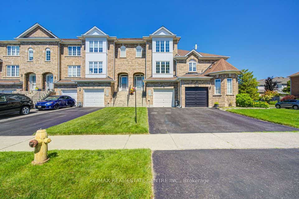 22 Lakeridge Drive, Toronto, ON M1C 5C2