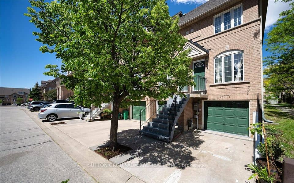 75 Strathaven Drive, Mississauga