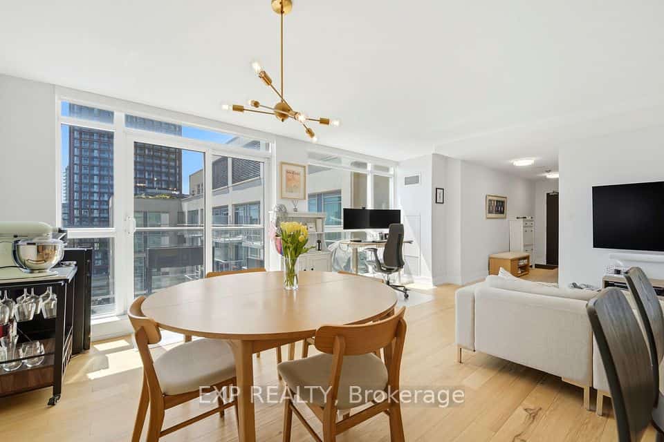 230 King Street E #PH20, Toronto, ON M5A 1K5