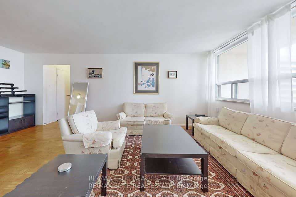 360 Ridelle Avenue #1407, Toronto, ON M6B 4B4