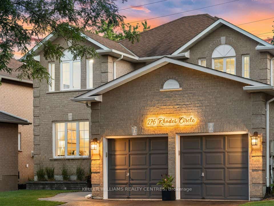 276 Rhodes Circle, Newmarket, ON L3X 1V4