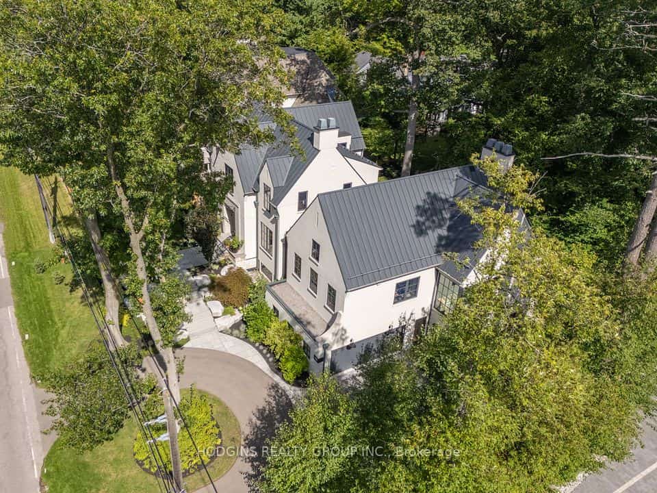 238 Mineola Road W, Mississauga, ON L5G 2X4
