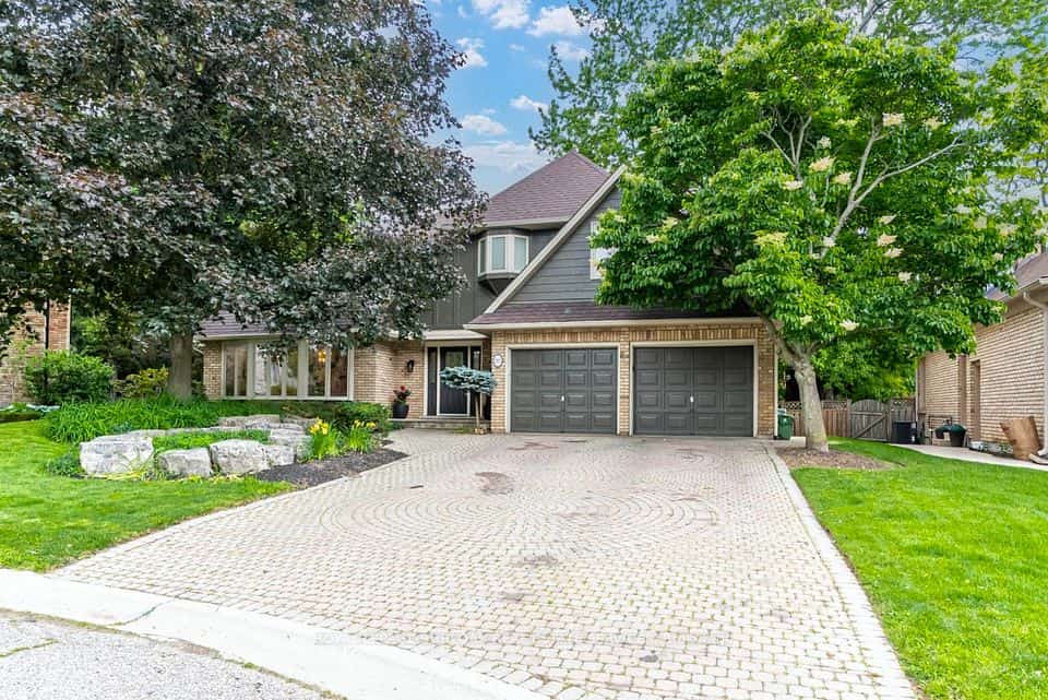 181 Golf Links Road, Hamilton, ON L9G 2N4