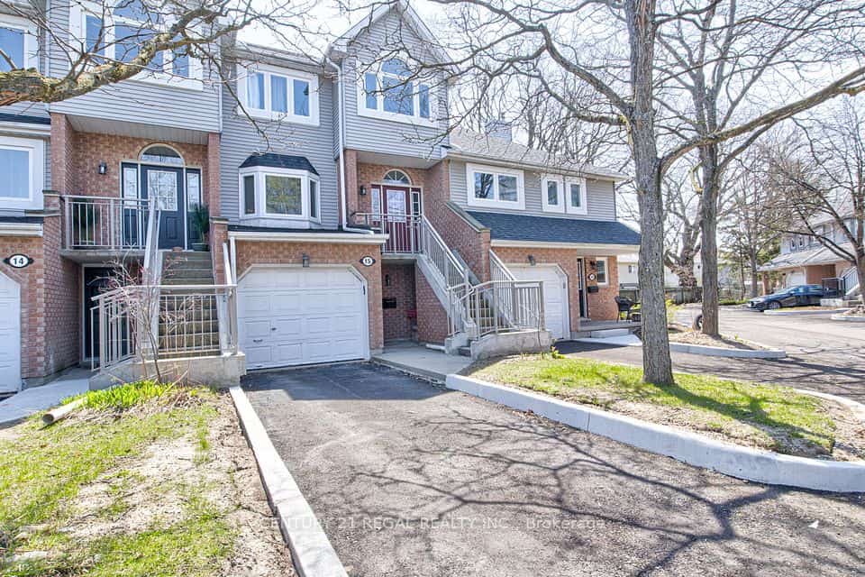 310 Christopher Drive #15, Cambridge, ON N1P 1B4